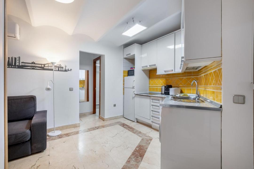 2 Bedroom 1 Bathroom Furnished - Sol - Cozy Vintage - Mintystay Мадрид Экстерьер фото